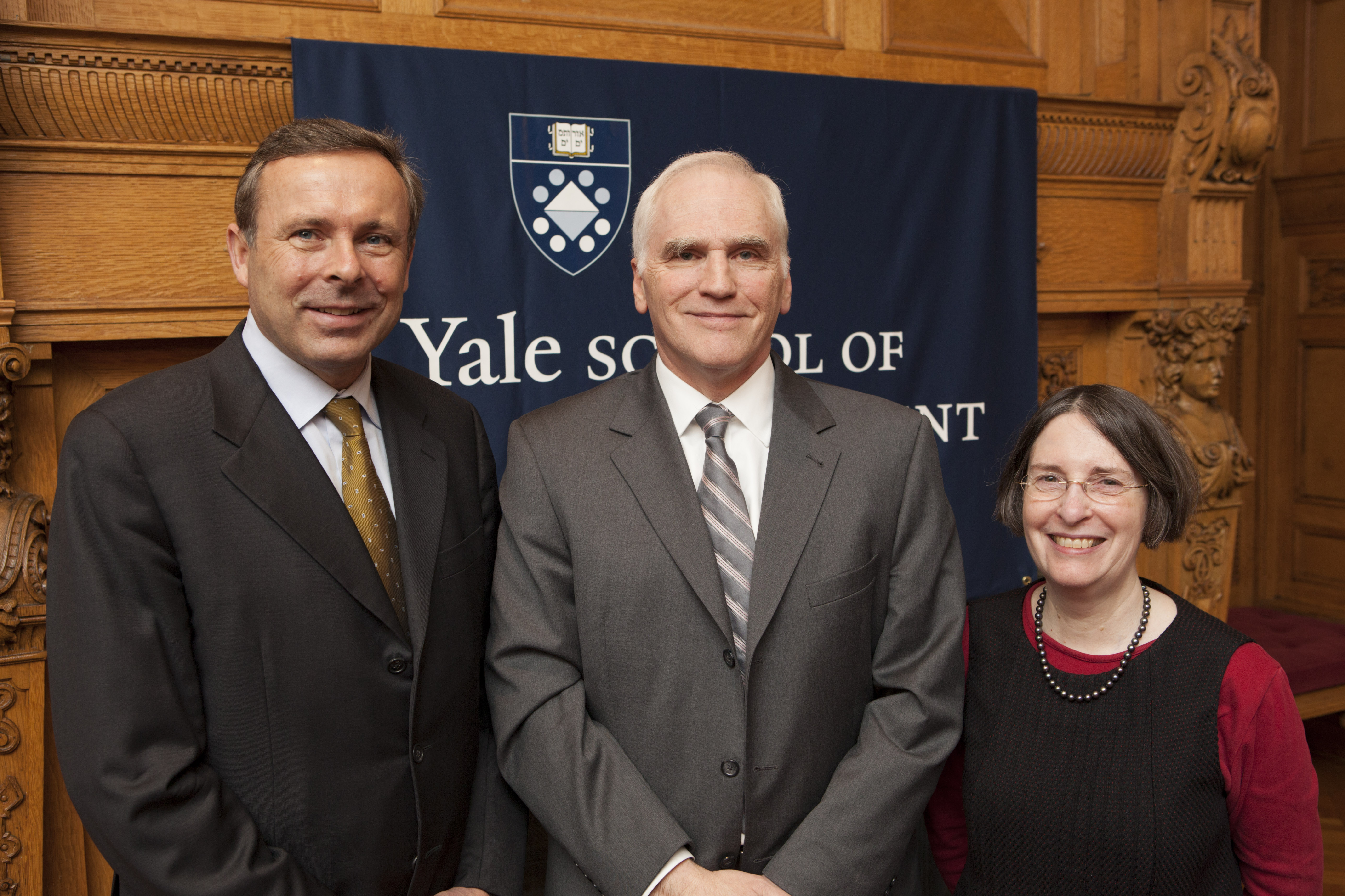 SOM Deputy Dean K. Geert Rouwenhorst, Daniel K. Tarullo, Board of Governors, Federal Reserve System, and YLS Prof. and Center Dir. Roberta Romano &#039;80