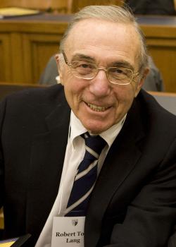 Robert Todd Lang '47, Founder and Chairman of the Yale Law School Center for the Study of Corporate Law (1924-2018)