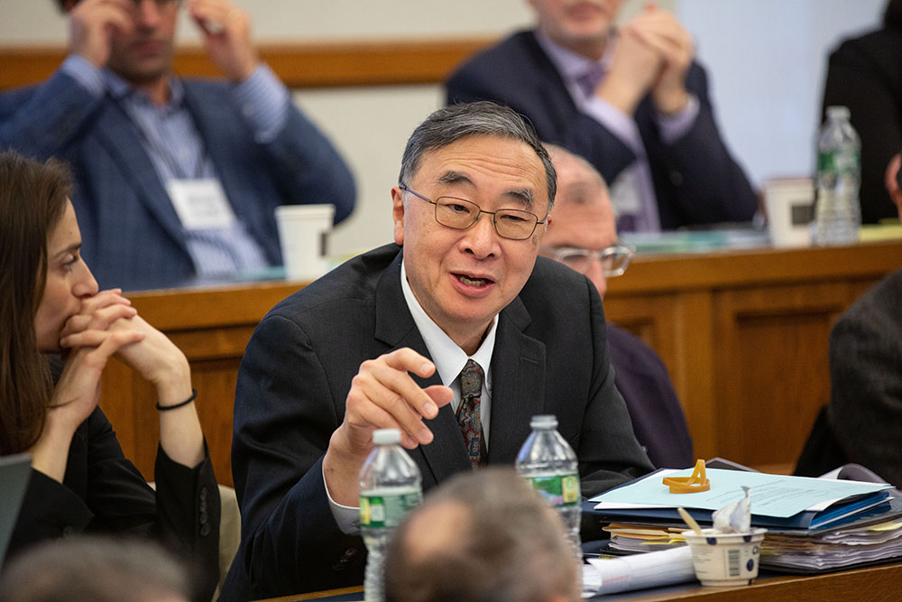 Texas Law Prof. Henry T.C. Hu &#039;79 asking a question