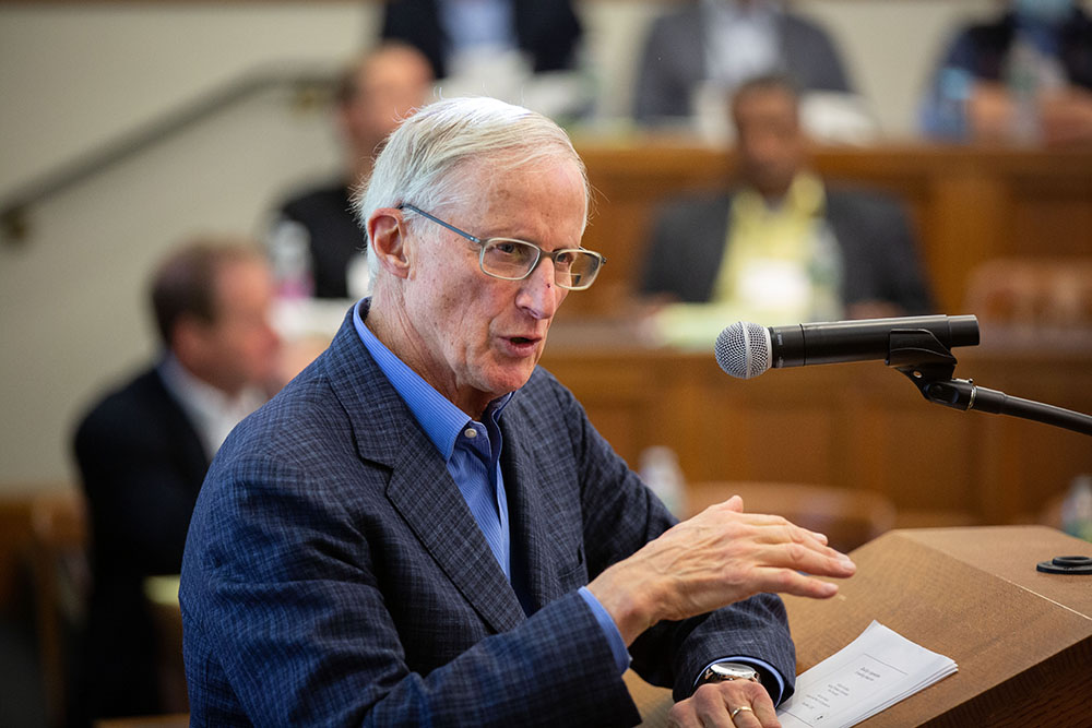Yale Econ. and School of the Environment Prof. William Nordhaus answering question