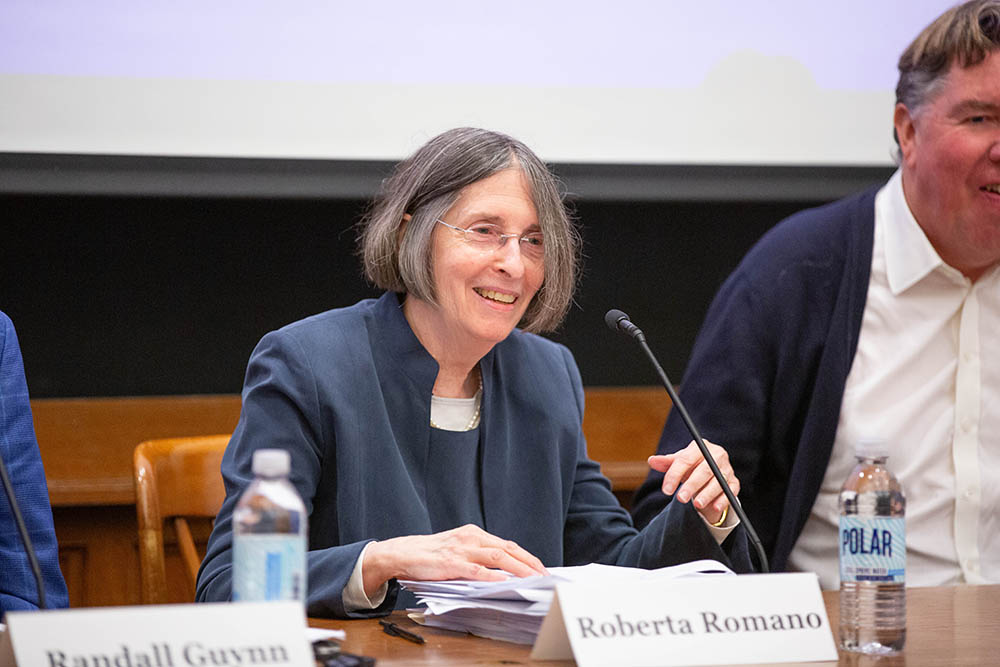 YLS Prof. and Center Co-Dir. Roberta Romano &#039;80